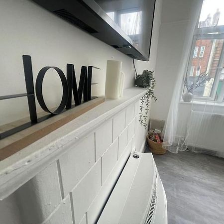 Lovely 2 Bed On Tower Bridge ロンドン エクステリア 写真