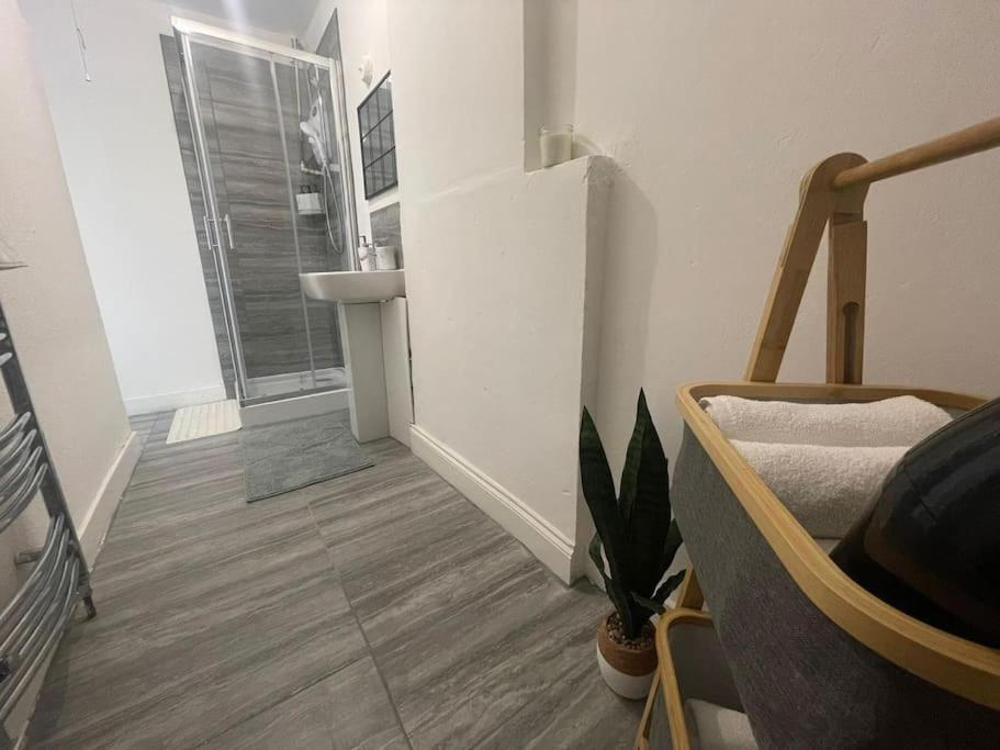 Lovely 2 Bed On Tower Bridge ロンドン エクステリア 写真