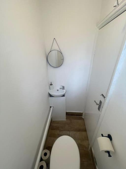 Lovely 2 Bed On Tower Bridge ロンドン エクステリア 写真