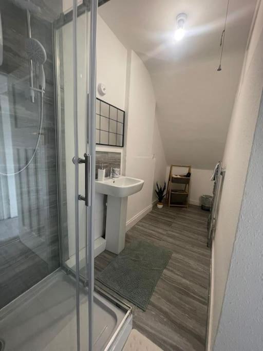 Lovely 2 Bed On Tower Bridge ロンドン エクステリア 写真