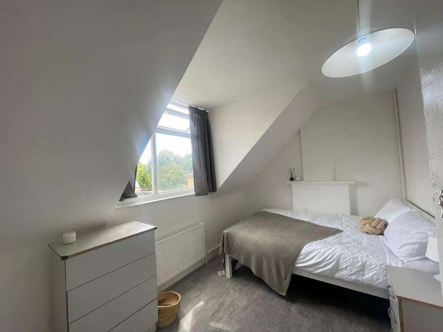 Lovely 2 Bed On Tower Bridge ロンドン エクステリア 写真